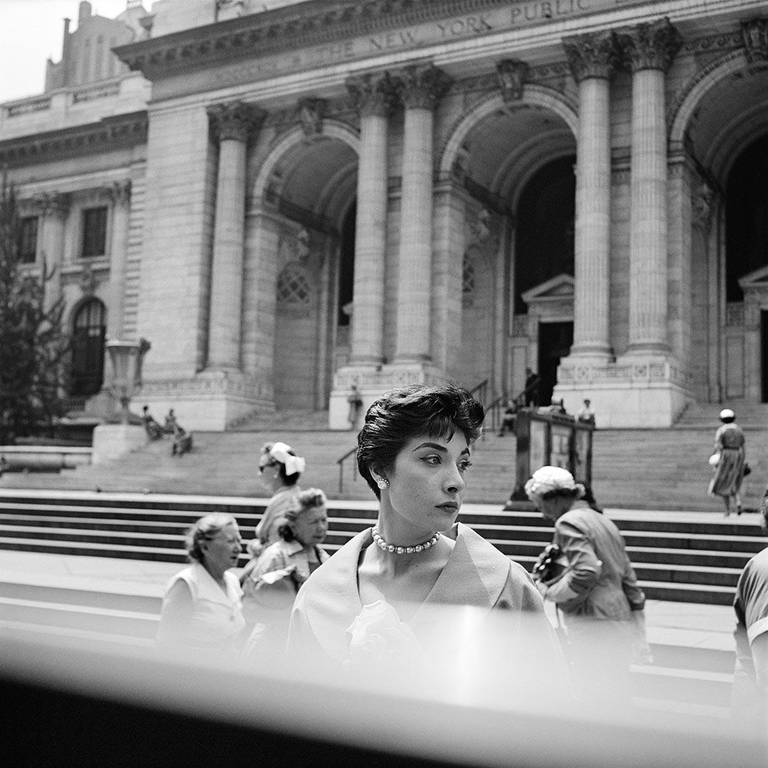 Bibliothèque publique de New York, 1954 ©Vivian Maier, Maloof collection, Howard Geenberg Gallery